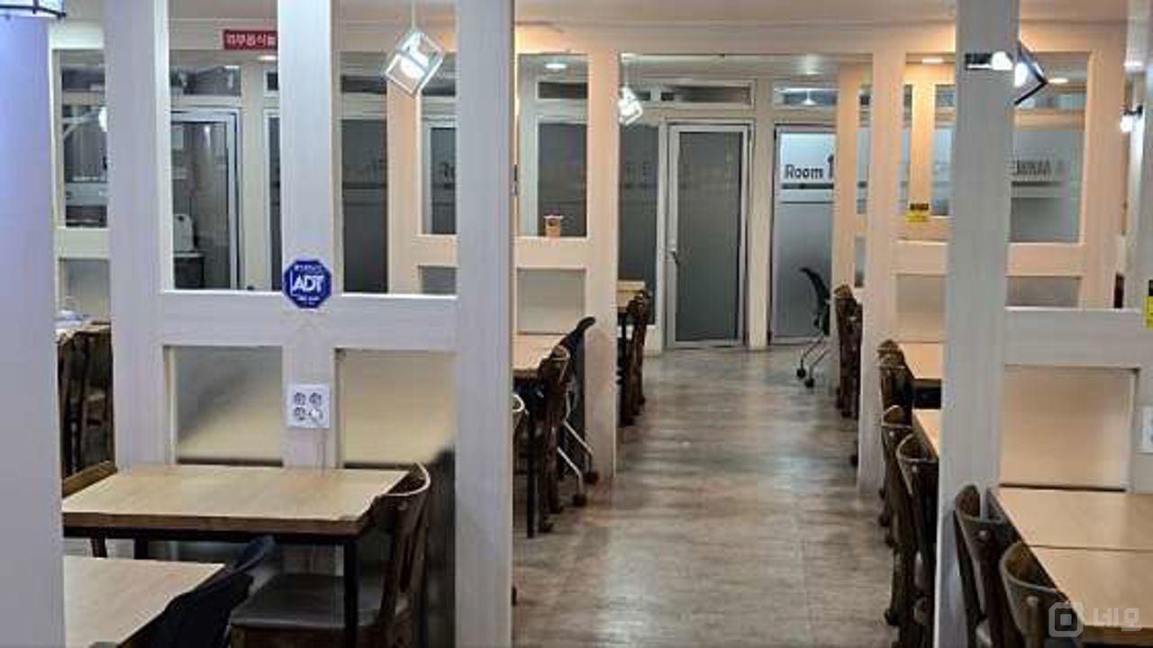 안암동 전체 양도 가능한 스터디카페 매물의 3번째 사진