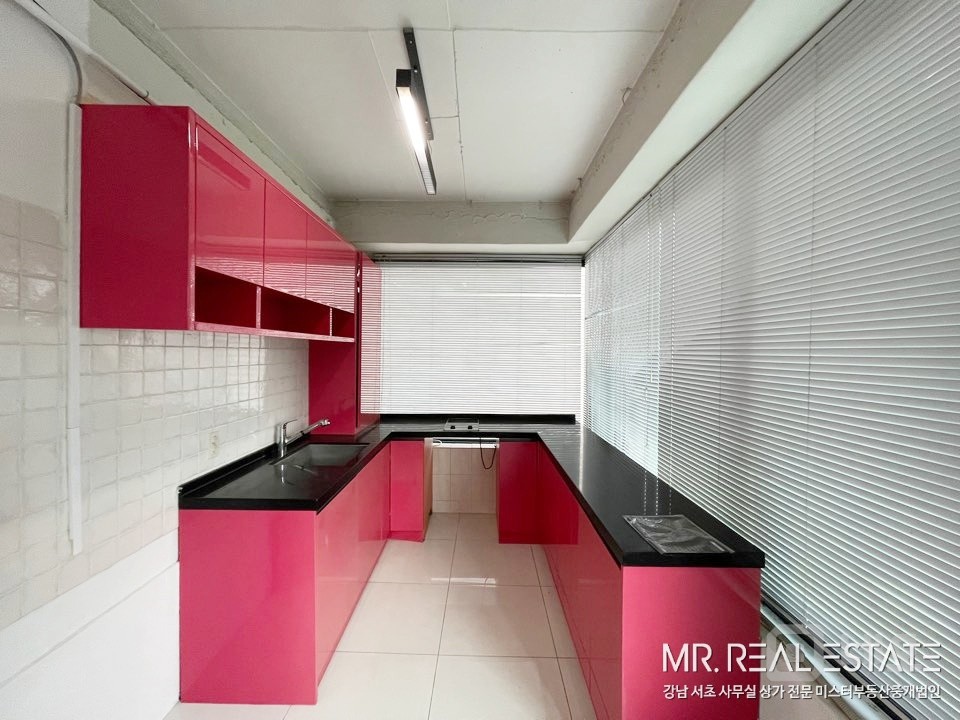 사진有.주차2대.인테리어.냉난방기完.논현역. 매물의 16번째 사진