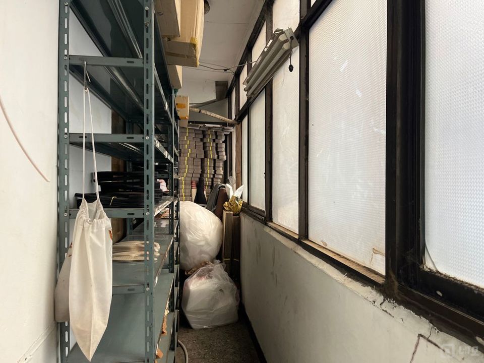 연무장길 인근 실 35평. 업사이드커피 건물  매물의 3번째 사진