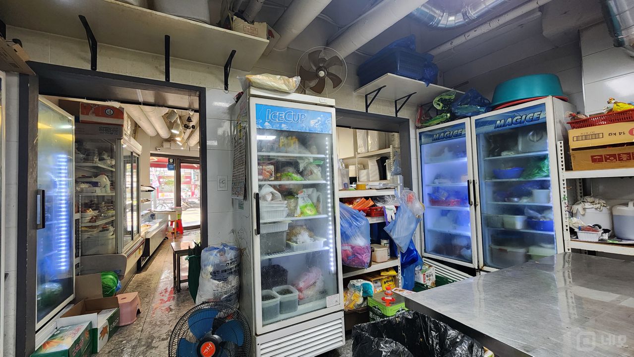 광장동 광나루역 역세권, 주방 시설 완비, 단골 많아 매출 좋은 반찬가게 매물의 5번째 사진