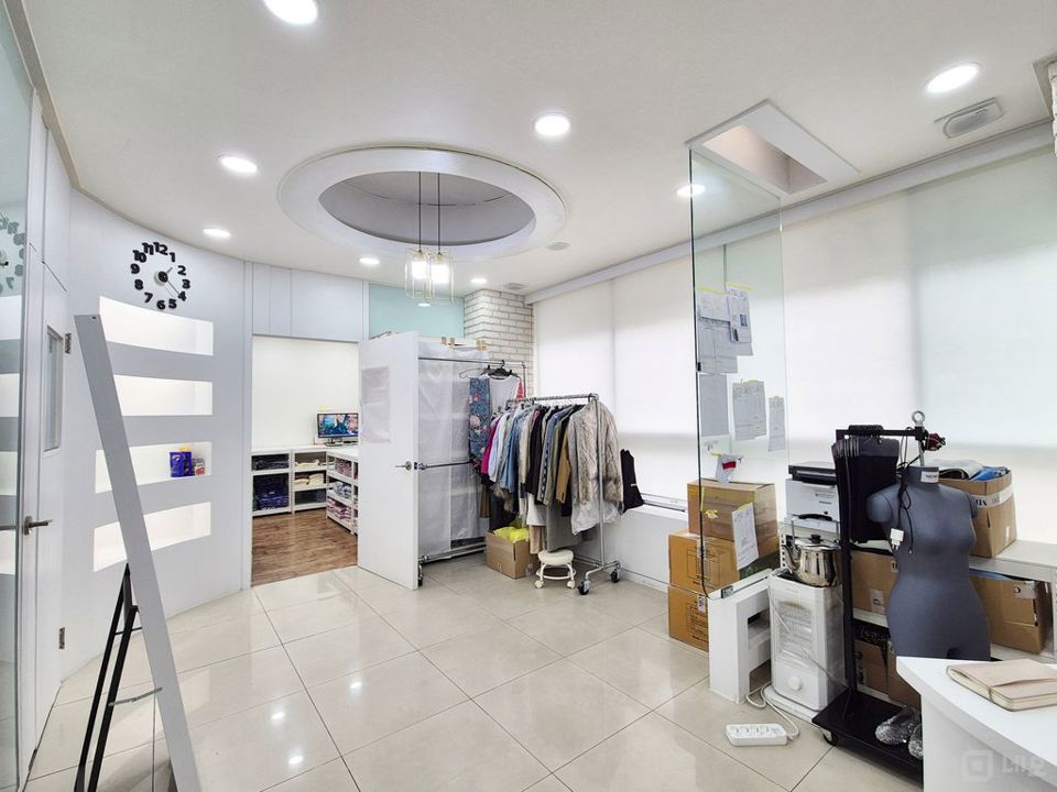 ★망원시장 인근 대로변 룸3개 가성비 굿 다양한 용도 굿!!★ 매물의 4번째 사진