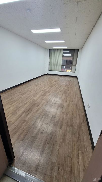암사역 3분 역세권 깔끔한 2층 사무실 매물의 1번째 사진