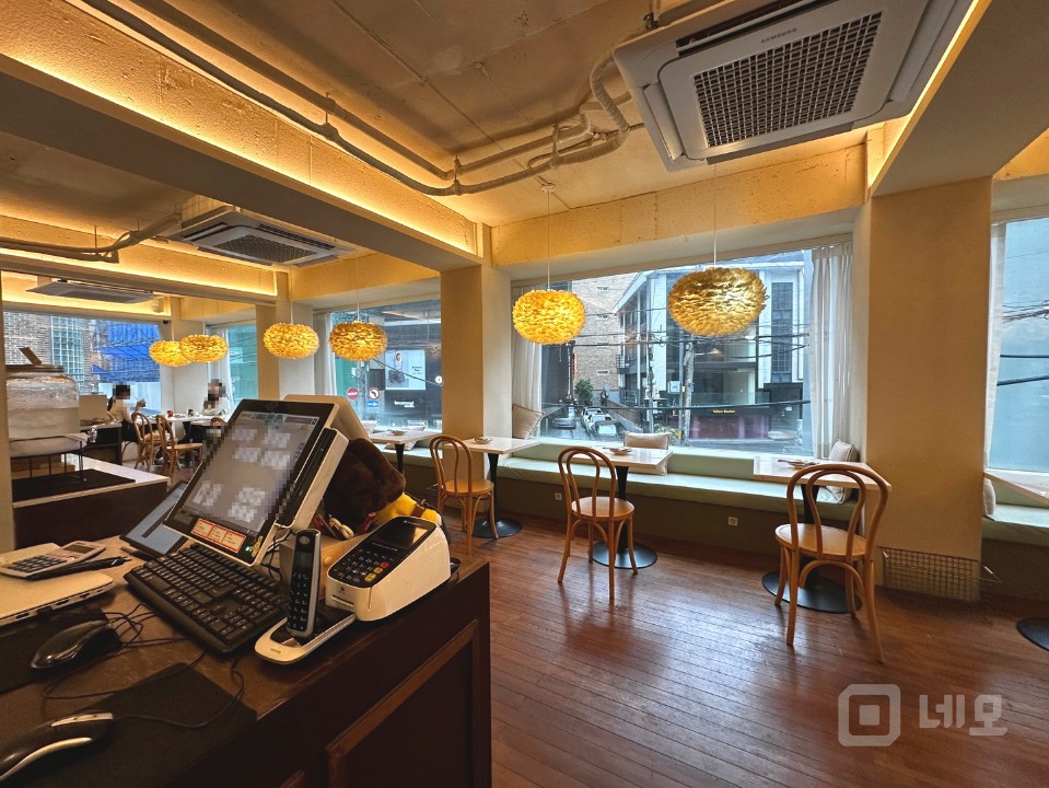 🧡신사동 가로수길 이면 S급 인테리어 양식집 양도양수🧡 매물의 4번째 사진