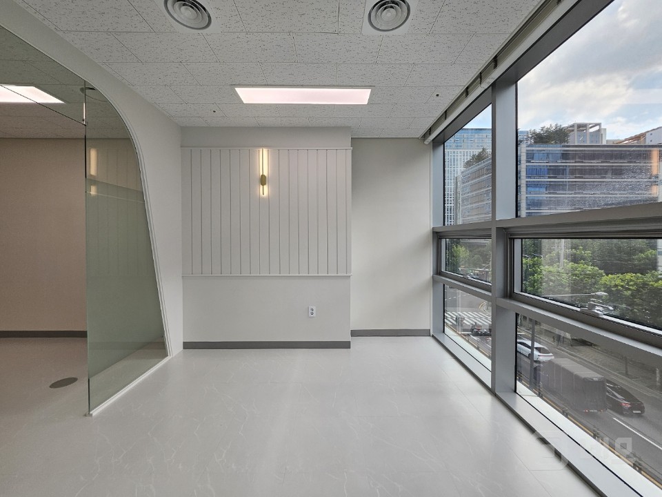 실13평 룸1 싱크대 인테리어A 입주협의 매물의 3번째 사진