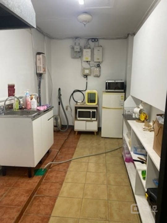 아주깔끔 관리된 지하,  수도시설과  내부 화장실 , 사무실, 쇼핑몰, 매물의 4번째 사진
