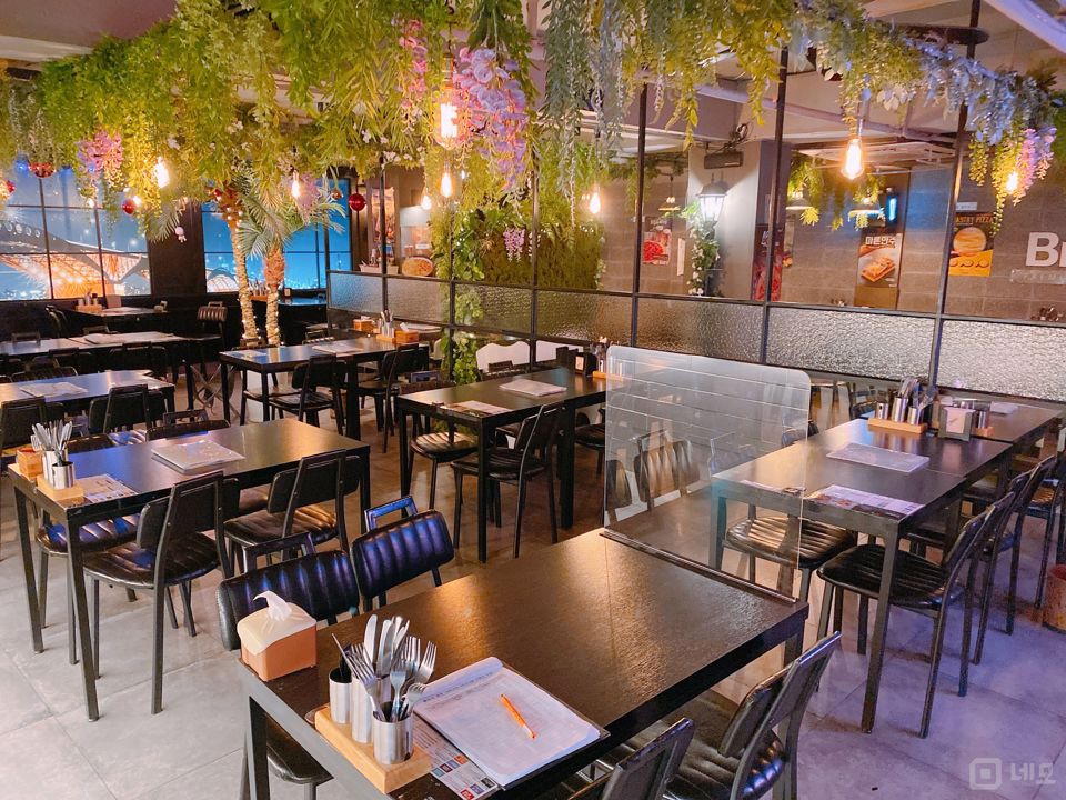 서초동 번화가에 위치한 맥주 전문점 매물의 4번째 사진