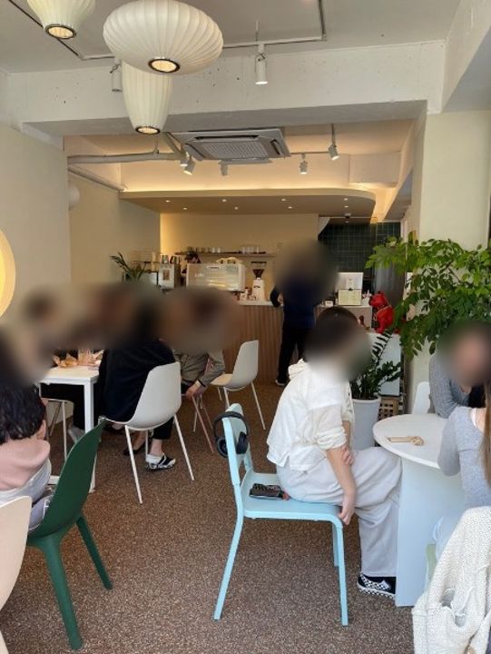 시설 집기 포함 인테리어 완비된 부용동 2가 카페 매물의 2번째 사진