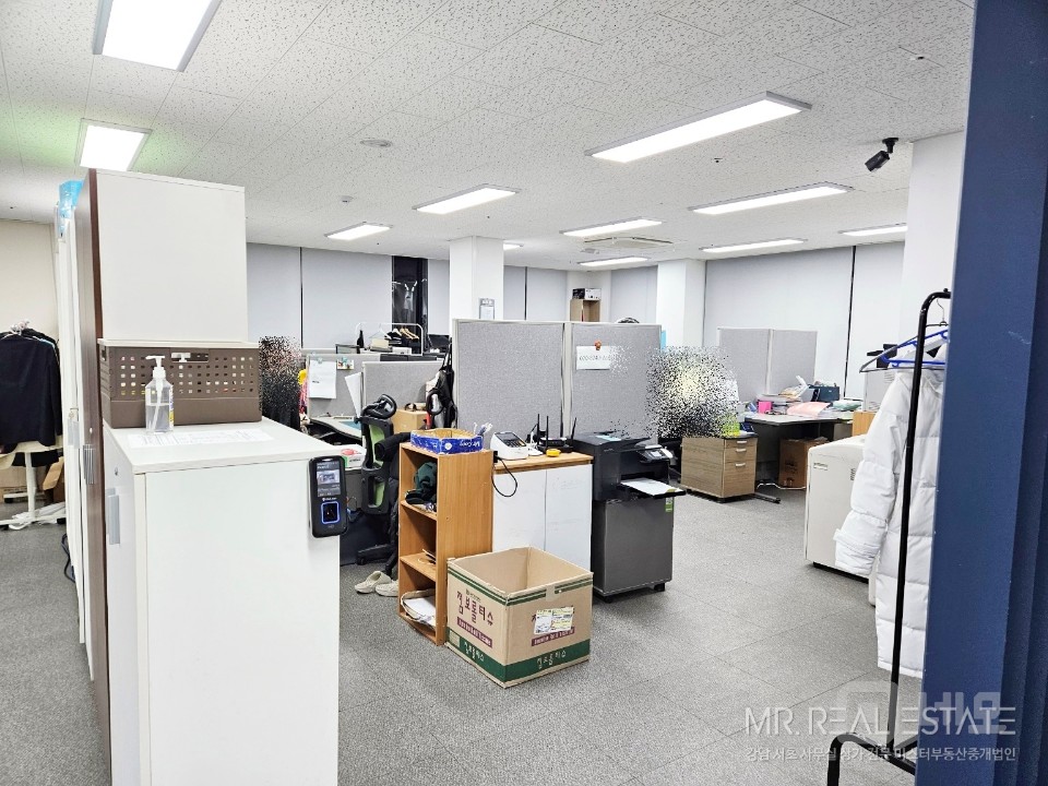 신논현역1분 대로변 무권리인테리어 멋진내외관 ACE 빠른입주 매물의 3번째 사진