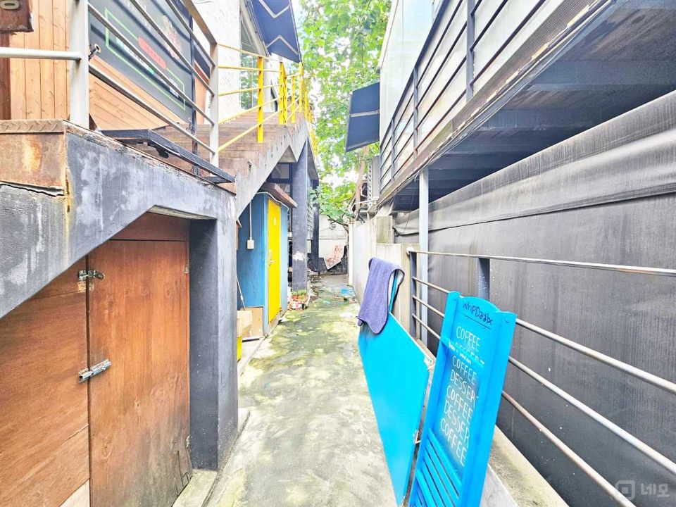 합정역 도보 5분 무권리에 가까운 반지층 카페 매물의 10번째 사진