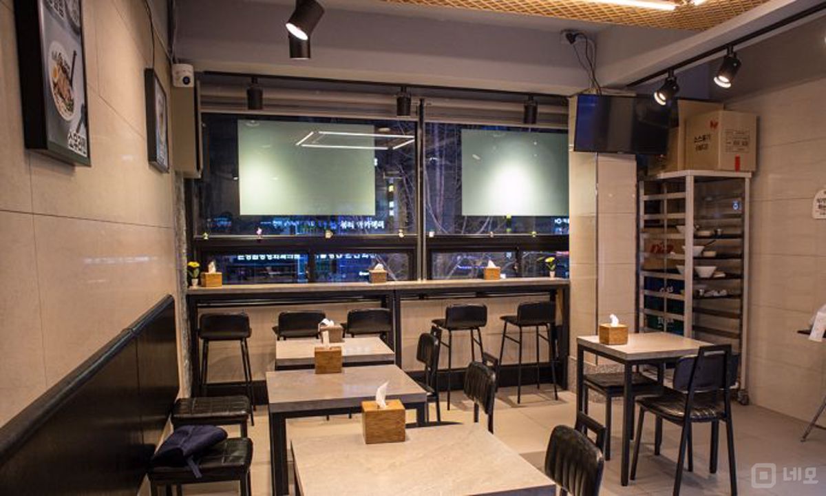 서울대입구역 초역세권, 유동인구 많은 대로변 위치한 라멘 전문점 매물의 3번째 사진