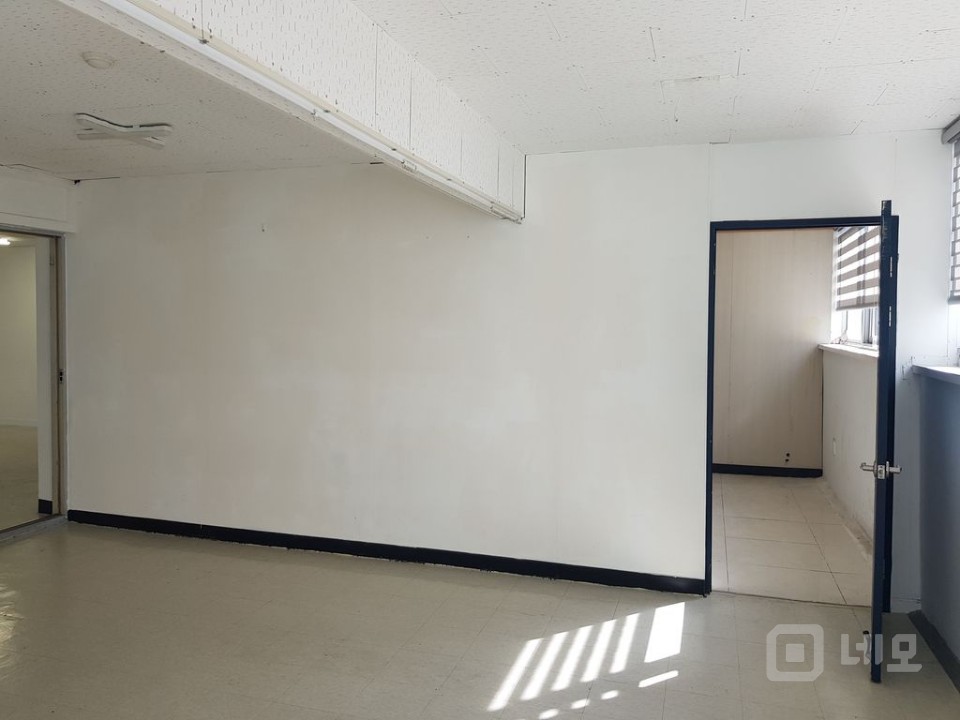 역세권내부칸막이주차편리 탁트인사무실 법인사무실로 강추 매물의 10번째 사진