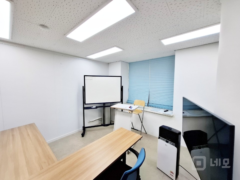 🏢 이대역 도보권! 실속형 사무실 임대 🖥️ 매물의 5번째 사진