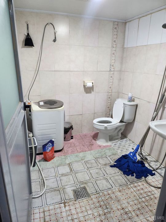 넓은 상가 방1 화장실1 생활 가능 매물의 8번째 사진