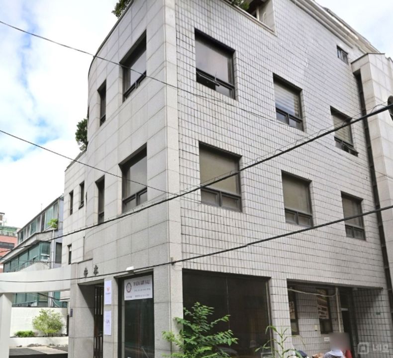 강남구 삼성동 성업중인 지하 아트홀 양도  매물의 9번째 사진