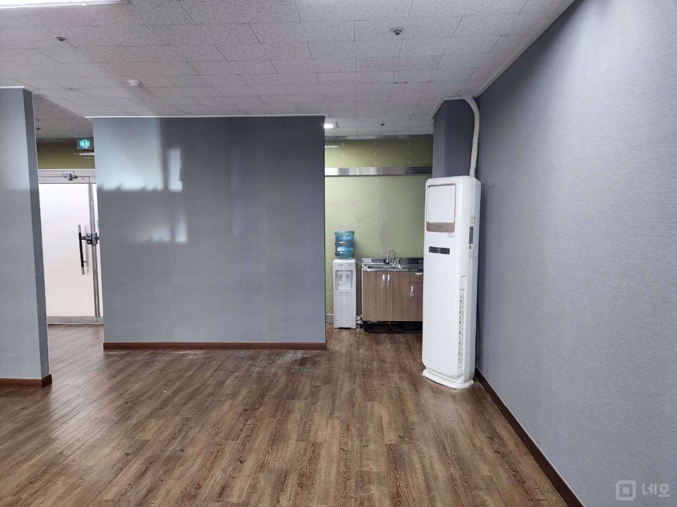 역세권 상권, 접근성 좋은 논현동 사무실 매물의 1번째 사진