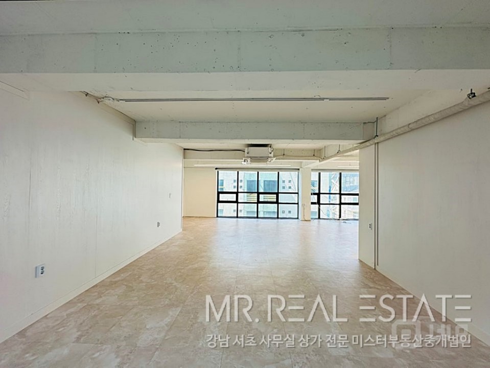신사역세권.자주식주차.화이트톤인테리어.ACE매물 매물의 3번째 사진