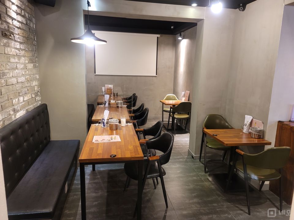 시설 집기 포함, 인테리어 완비된 사직동 음식점 매물의 3번째 사진