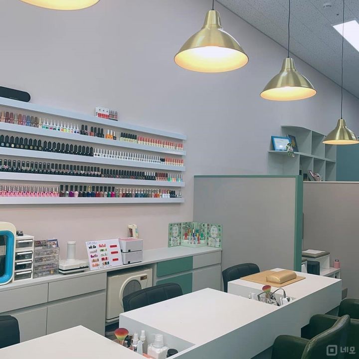 대로변 코너 1층, 한가람사거리 인근에 위치한 초역세권 구래동 네일아트 매물의 1번째 사진