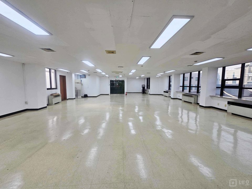 I세븐I 합정-망원역 대로변건물 깔끔인테리어 가성비 사무실 매물의 4번째 사진