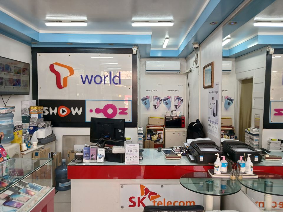 대로변 1층, 세이브마트 맞은편에 위치한 신림동 이동통신점 매물의 2번째 사진