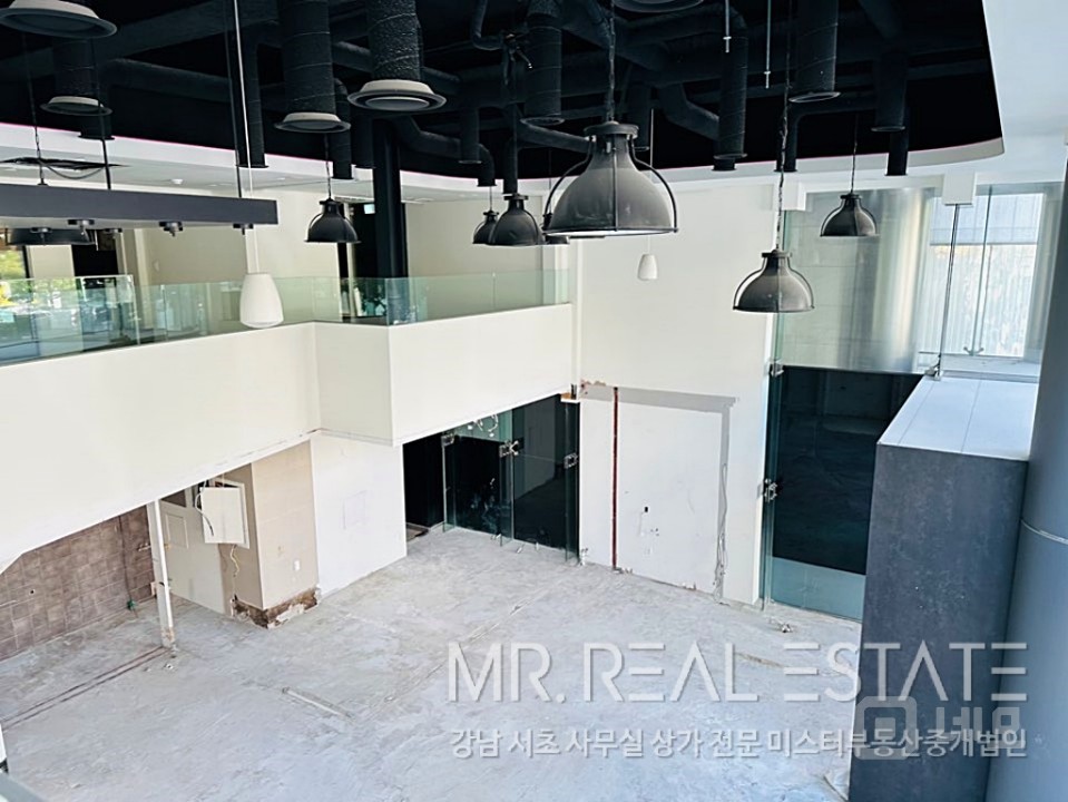 1층 대로변상가.층고4m이상.복층.노출최상.권리무 매물의 9번째 사진