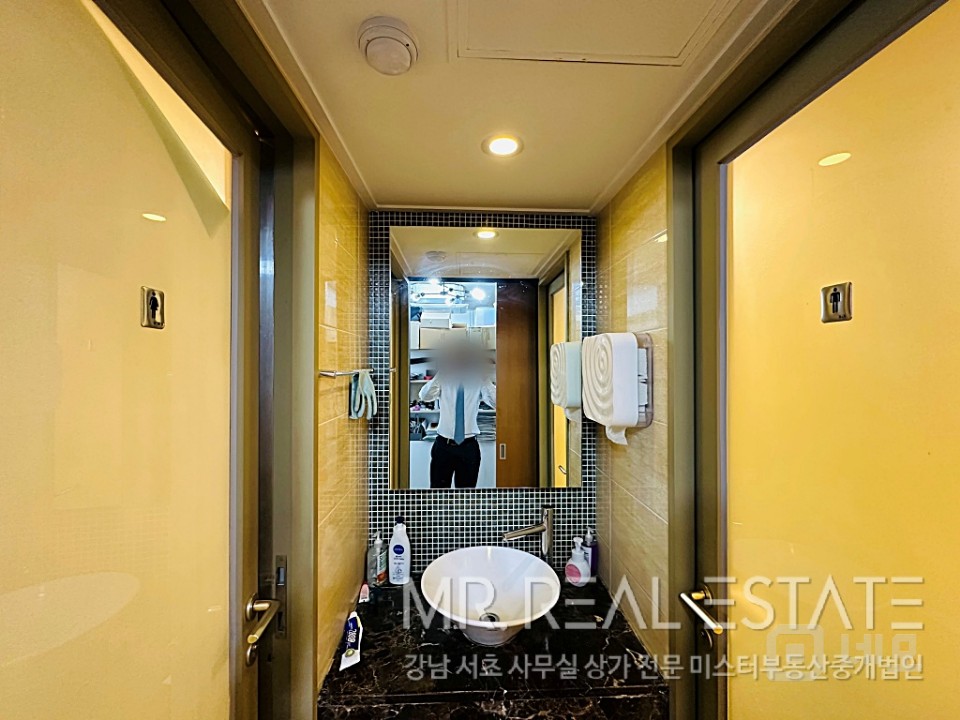 내부 인테리어 최상, 오픈형천장, 근무 환경 매우 좋음 매물의 8번째 사진