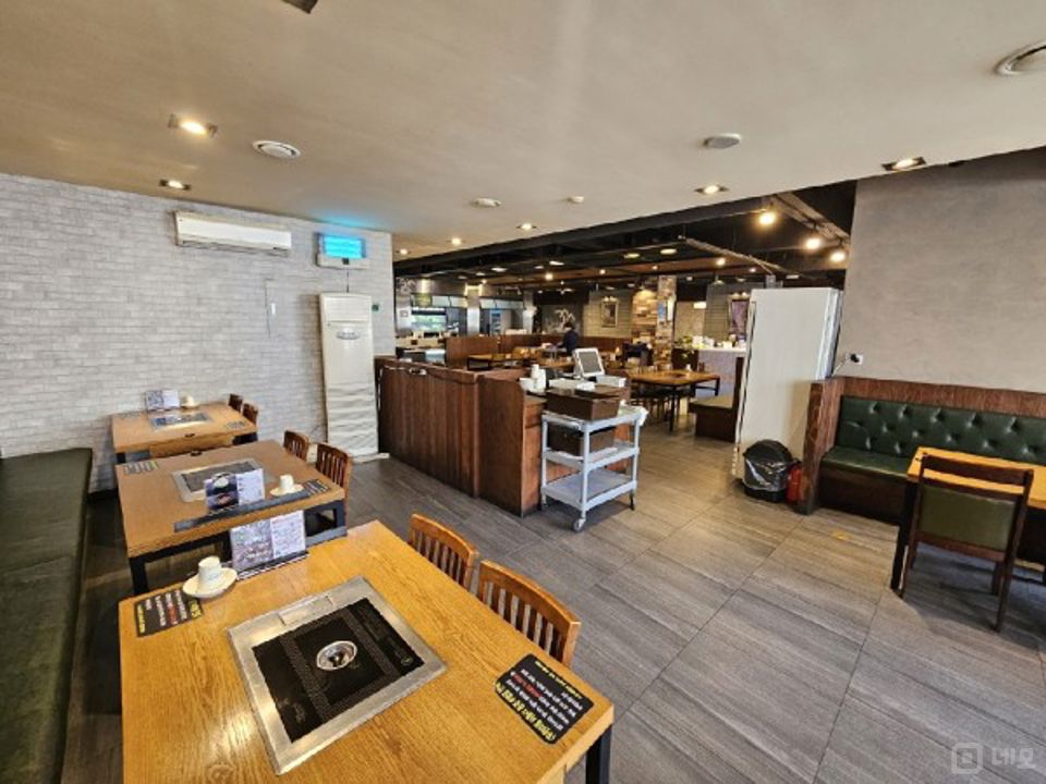 인테리어 완비된 매출이 안정적인 대형 평수 암사동 상가 매물의 2번째 사진