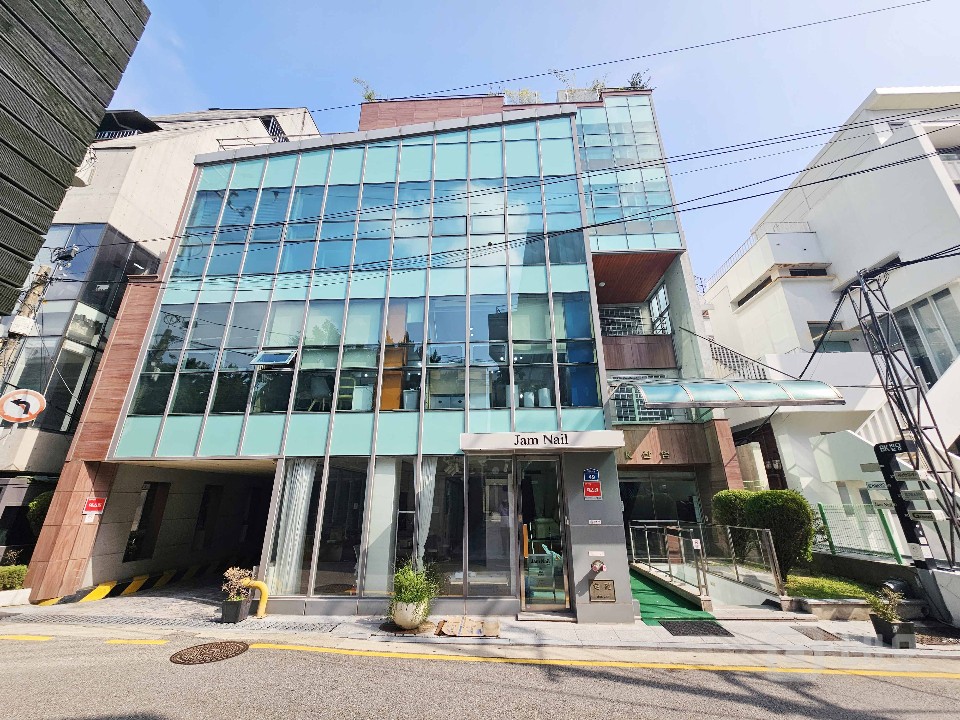 I세븐I 합정역 역세권 높은층고 화이트인테리어 무권리 사무실 매물의 14번째 사진