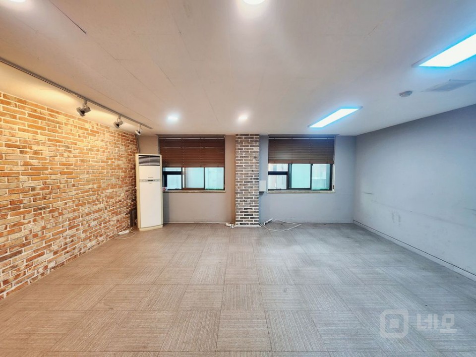 🚋신사역 1분 가성비 우수 오피스🚋 매물의 2번째 사진