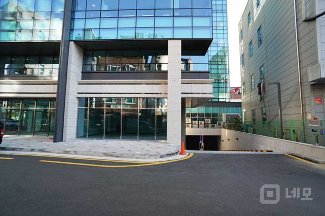 가성이 좋고 깨끗한 지식산업센터 사무실 매물의 6번째 사진