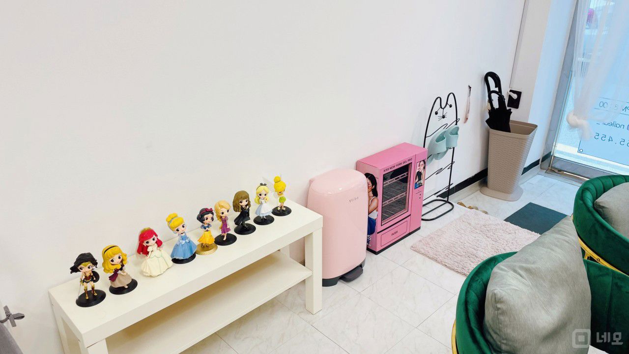 길동 깔끔한 시설 및 인테리어 네일샵 매물의 3번째 사진