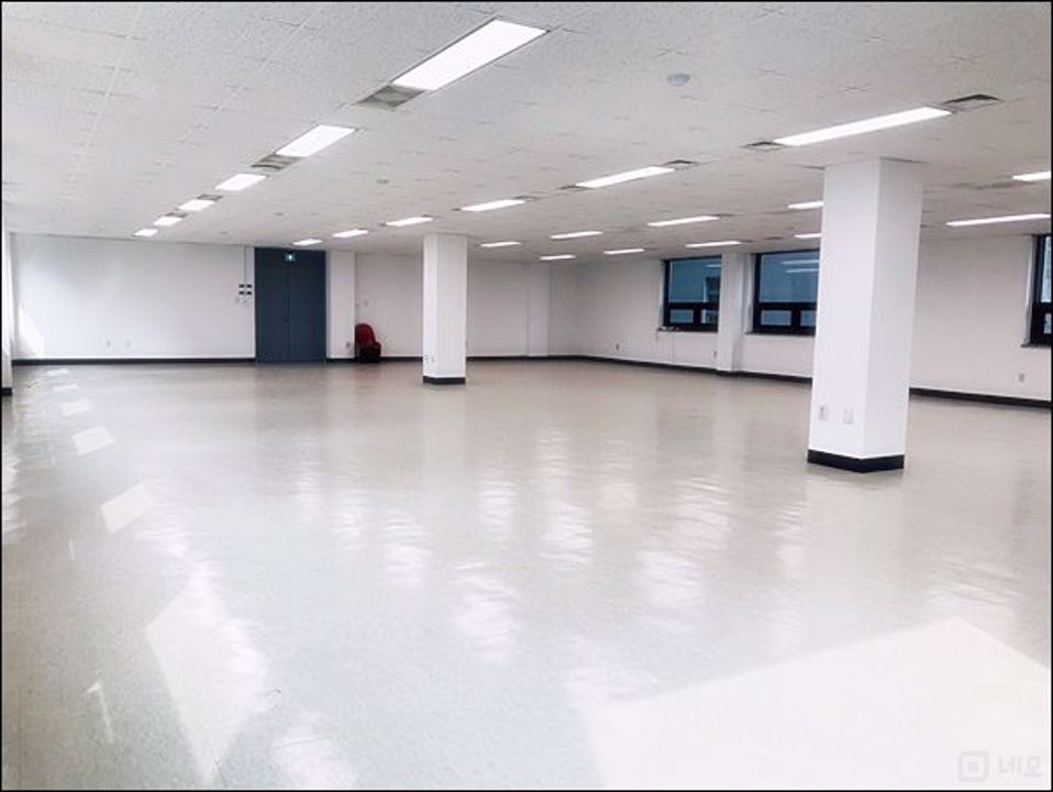 ●학동역 도보 5분 이내 위치! 대로변 위치로 접근성 매우 우수합니다! 매물의 5번째 사진