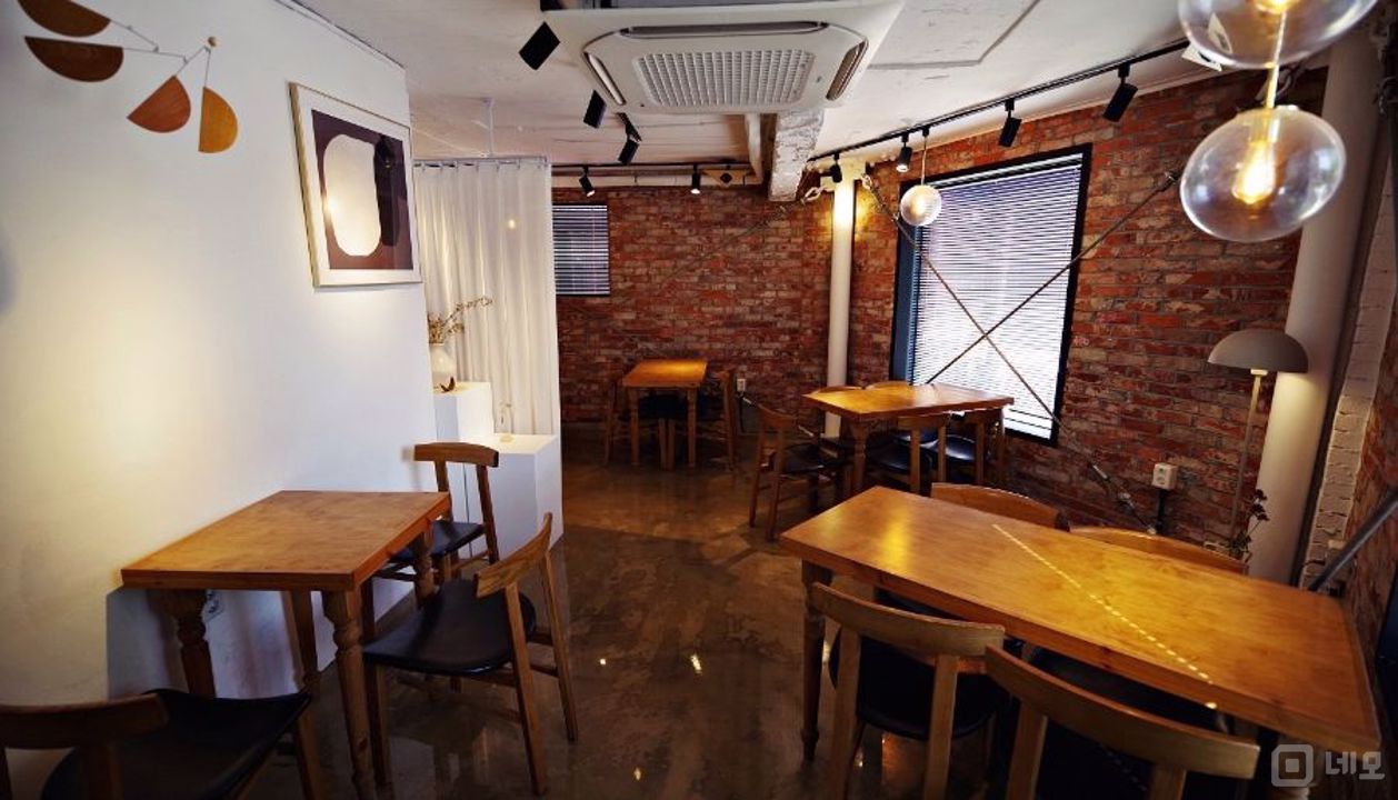 인테리어 완비된, 성수동 통건물 카페 매물의 9번째 사진