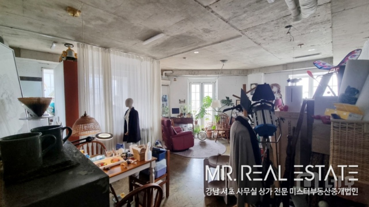 압구정역 인근.3면통창 채광우수.내외관 최상급 인테리어 매물의 6번째 사진