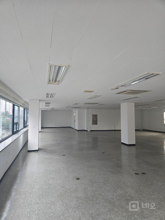 초역세권 대로변 채광좋은 75평 사무실 매물의 4번째 사진