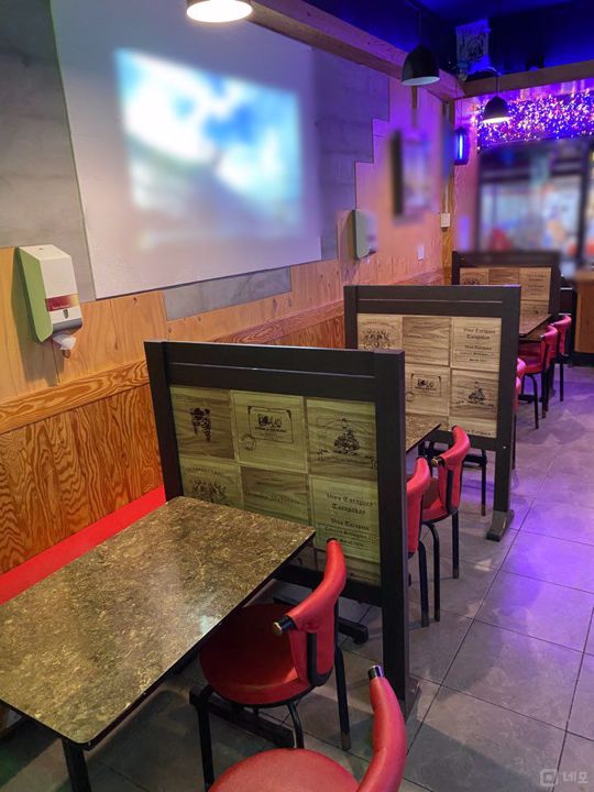 신림동에 위치한 호프집 입니다. 매물의 2번째 사진