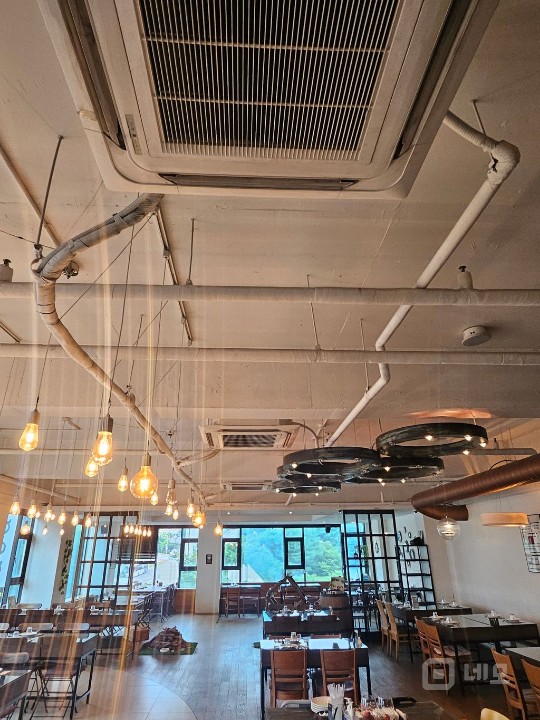 상권 중 가장 넓고 학교가 한눈에 보이는 4층 레스토랑 매물의 5번째 사진