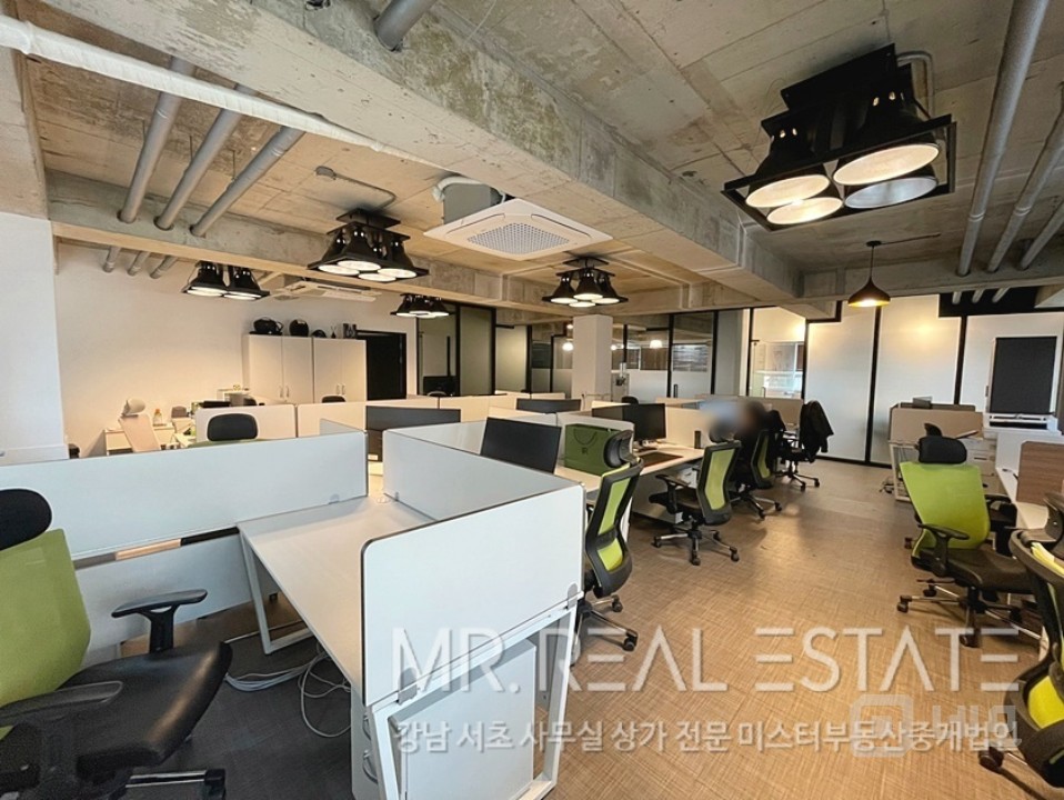 주차2대무료.S급가성비사무실.인테리어완비.채광ACE 매물의 5번째 사진