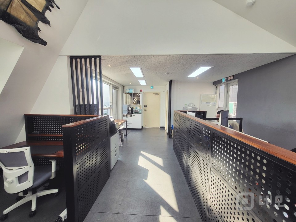 언주역 더블 테라스 특급 ACE 공간 높은층고 화이트톤 디자인 인테리어 매물의 16번째 사진