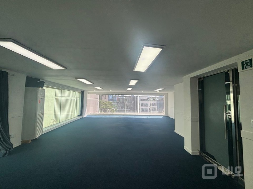 상수역 도보5분 주차1대 E/V있음 강변북로앞 사무실 기본 인테리어 완비 매물의 2번째 사진