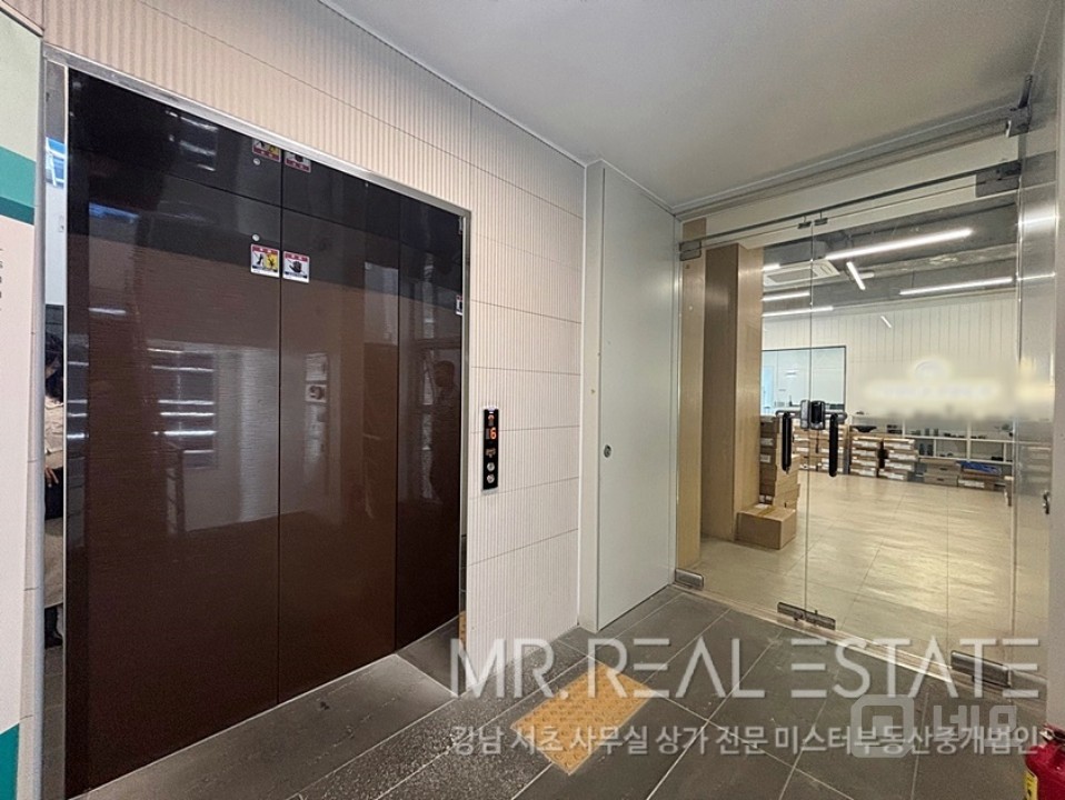 역삼역1분초역세권.인테리어무상인수.주차무료.내외관컨디션ACE 매물의 13번째 사진