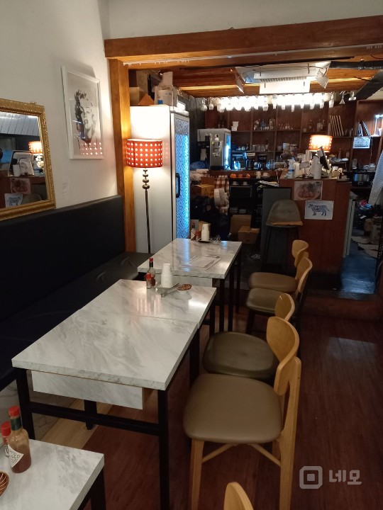 경리단 버스정류장 앞 제일 좋은 위치 매물의 3번째 사진