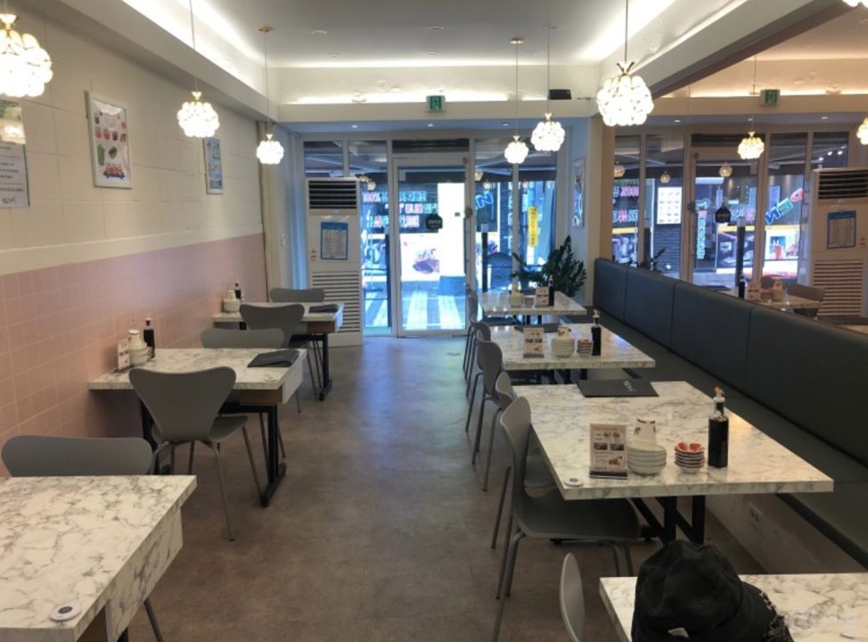 안양역 인근에 위치한 일식당 매물의 1번째 사진