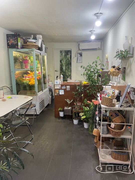 상수역 도보 1분 대로변 꽃집입니다 매물의 1번째 사진