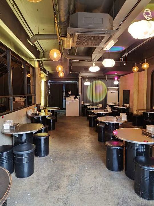 동선동 번화가에 위치한 정육 식당 매물의 4번째 사진