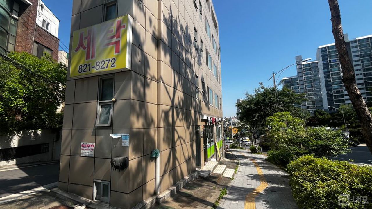 8차선 대로변 1층 상가 입니다. 광고효과 좋습니다. 매물의 22번째 사진