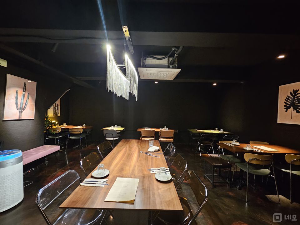 유동인구 많은 한강로2가 용리단길 상권 지하1층 와인바 매물의 2번째 사진