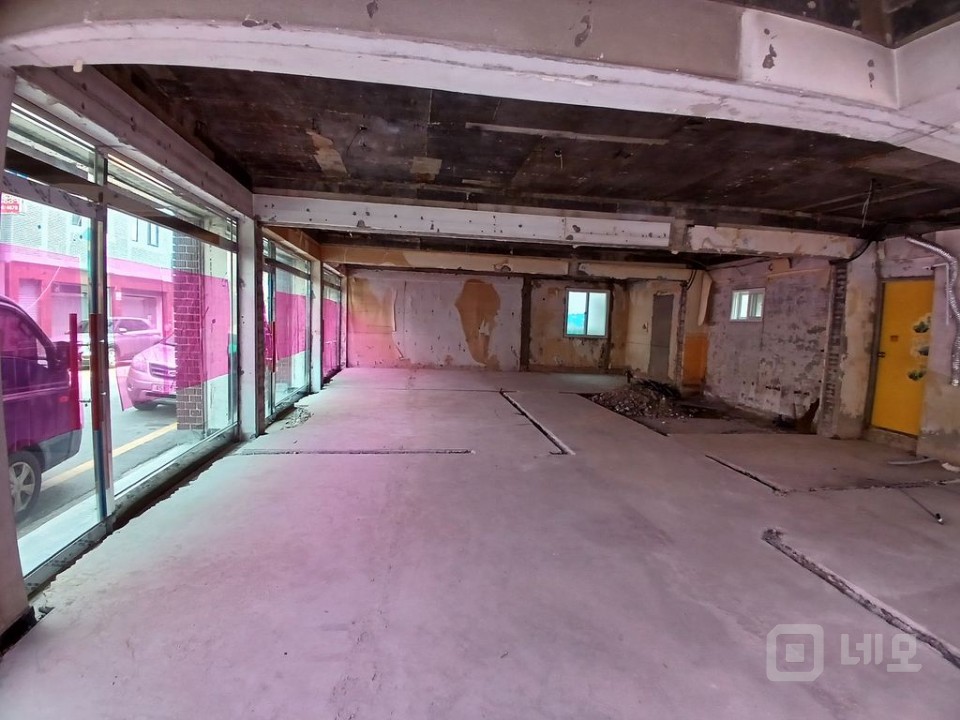 무권리 세류동 사거리 코너형 1층 45평, 넓은 전면부 차량접근 용이 매물의 1번째 사진