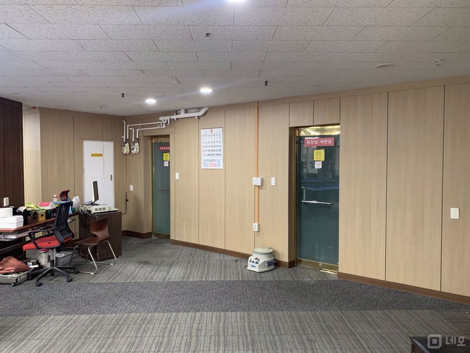 대로변 코너, 가시성 좋은 지층 신봉동 당구장 매물의 6번째 사진