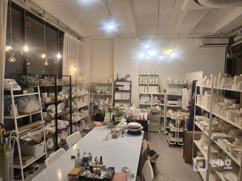 용인 남향코너 통창 예쁜건물(도자기공방운영중) 매물의 1번째 사진